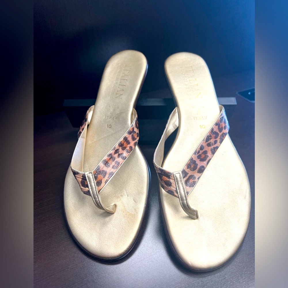 Italian Shoemaker Animal Print Flip Flop Sandal Size 10
